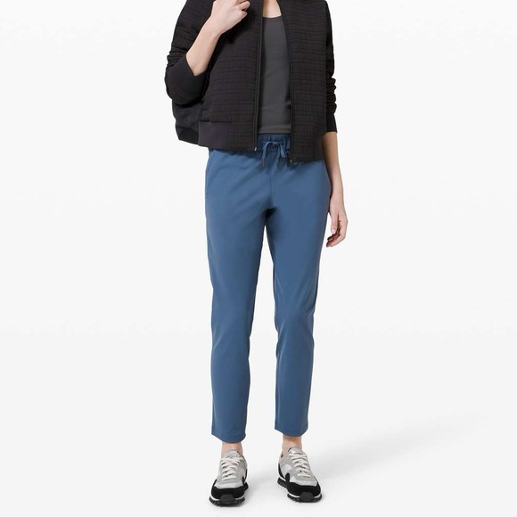 Lululemon On the Fly 7/8 Pant Ink Blue size 12 - Picture 1 of 5